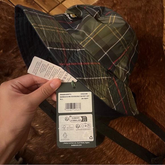 NWT Barbour and Maison Kitsune collab bucket hat - Picture 6 of 6